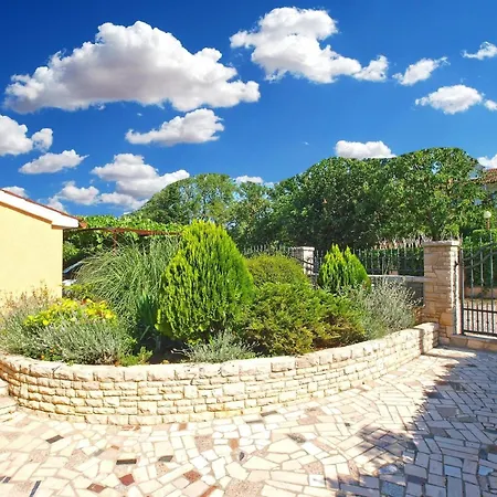 Fuer 7 Personen Ca 150 Qm In Pula-fondole, Istrien Istrische Riviera Appartement *